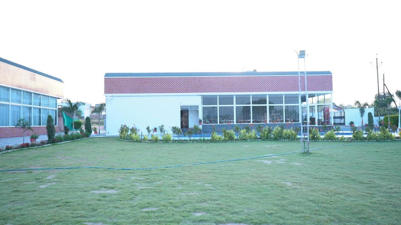 The Kamoda Resort Ambikāpur Екстериор снимка